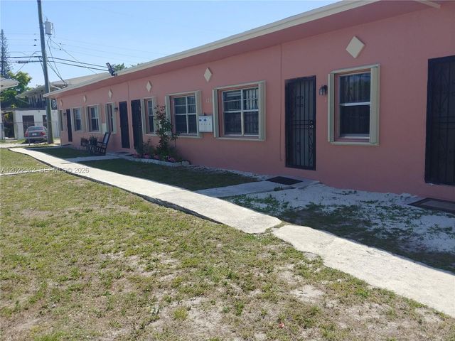 1260 Sesame St 4, Opa-locka, FL 33054