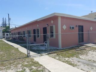1260 Sesame St 4, Opa-locka, FL 33054