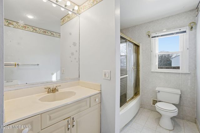 708 Auth Avenue, Oakhurst, NJ 07755