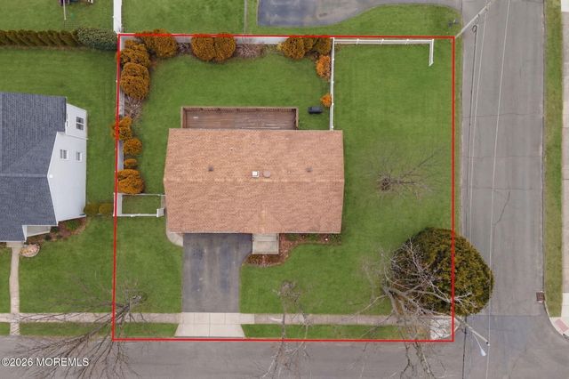 708 Auth Avenue, Oakhurst, NJ 07755