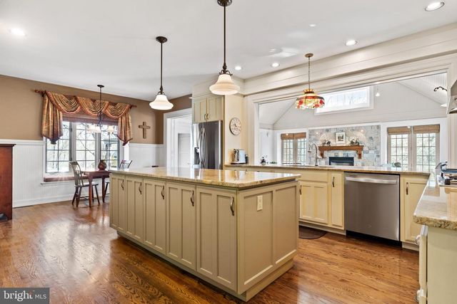 102 WHEATLAND RD, Lewisberry, PA 17339