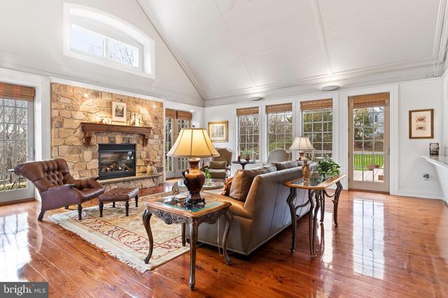 102 WHEATLAND RD, Lewisberry, PA 17339