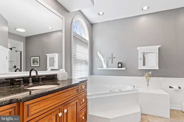 102 WHEATLAND RD, Lewisberry, PA 17339