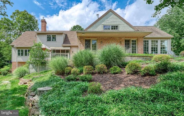 102 WHEATLAND RD, Lewisberry, PA 17339