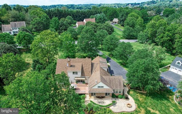 102 WHEATLAND RD, Lewisberry, PA 17339