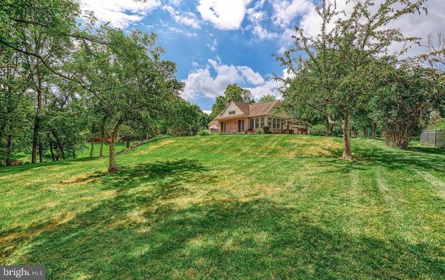 102 WHEATLAND RD, Lewisberry, PA 17339
