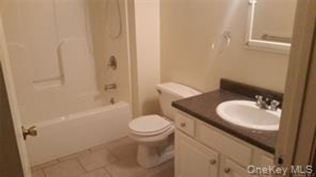25 Henry W Dubios Drive 42, New Paltz, NY 12561