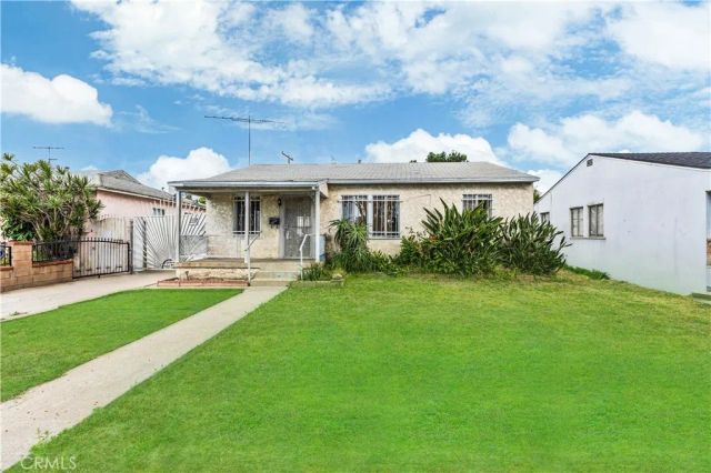 3729 Easy, Long Beach, CA 90810