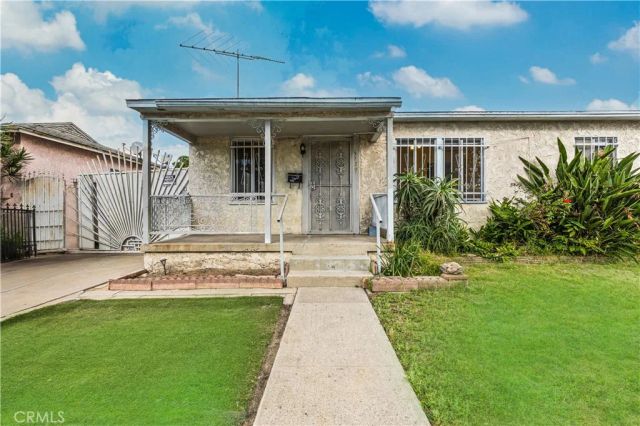 3729 Easy, Long Beach, CA 90810