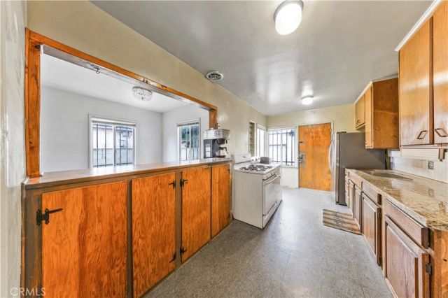 3729 Easy, Long Beach, CA 90810