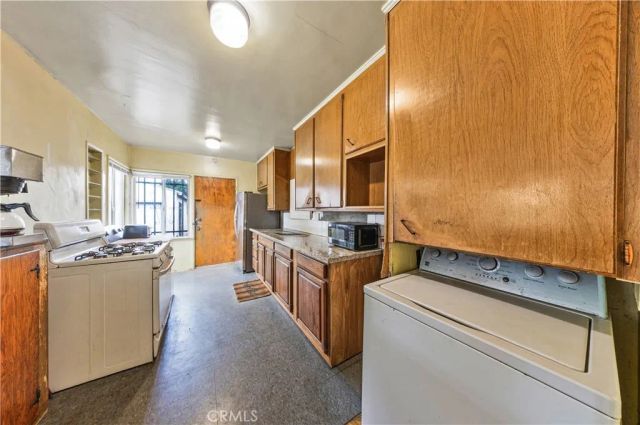 3729 Easy, Long Beach, CA 90810