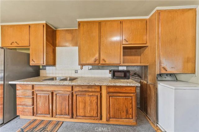 3729 Easy, Long Beach, CA 90810