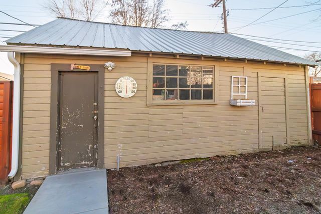 2219 W Maxwell Ave, Spokane, WA 99201