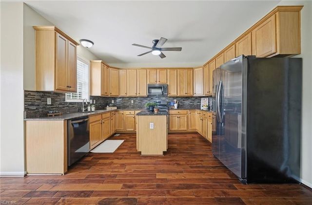 5066 S Links CIR, Suffolk, VA 23435