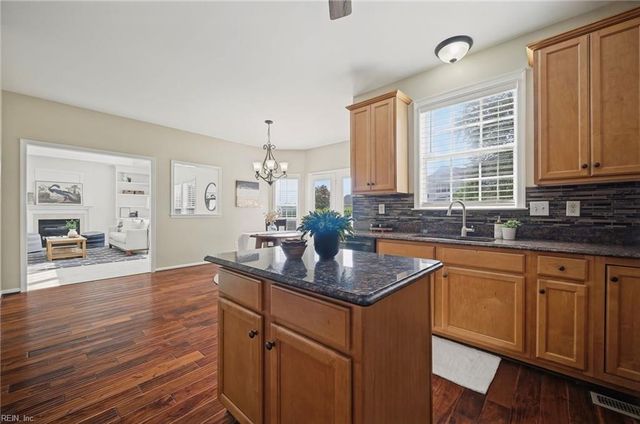 5066 S Links CIR, Suffolk, VA 23435