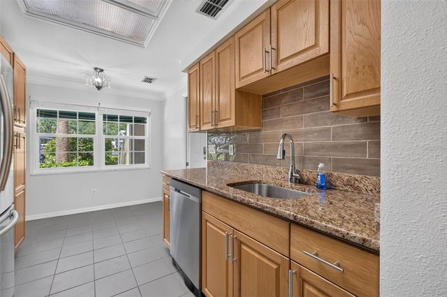 10811 INDIAN HILLS COURT 37, Seminole, FL 33777