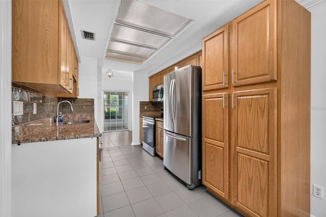 10811 INDIAN HILLS COURT 37, Seminole, FL 33777