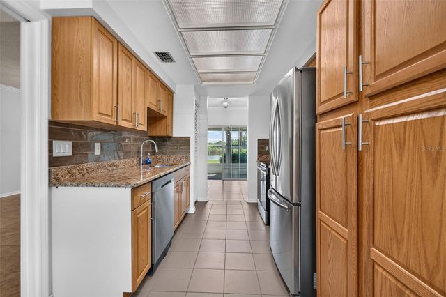 10811 INDIAN HILLS COURT 37, Seminole, FL 33777