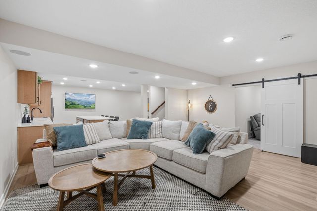 21253 Inspiration Path, Lakeville, MN 55044