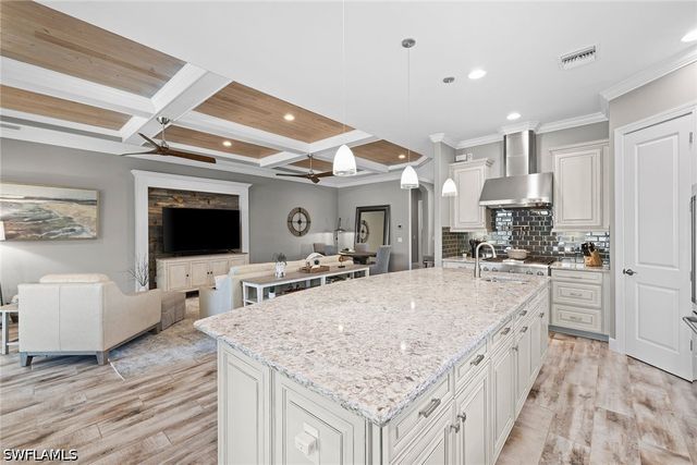 9515 Campanile CIR, Naples, FL 34114