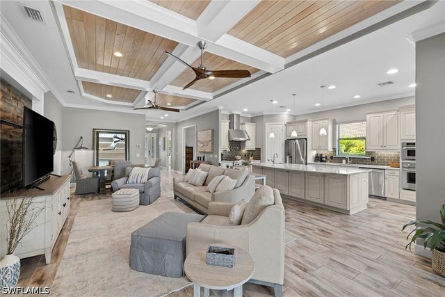 9515 Campanile CIR, Naples, FL 34114