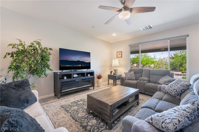 8626 Home Gate Court, Las Vegas, NV 89113