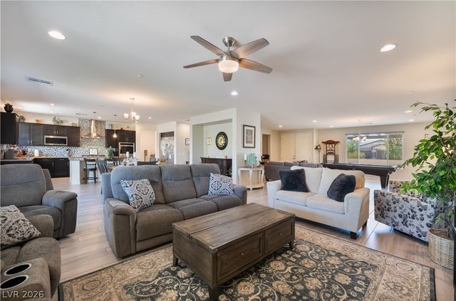 8626 Home Gate Court, Las Vegas, NV 89113