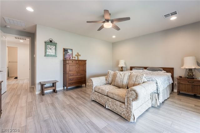 8626 Home Gate Court, Las Vegas, NV 89113