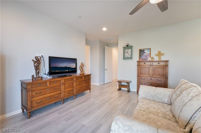 8626 Home Gate Court, Las Vegas, NV 89113