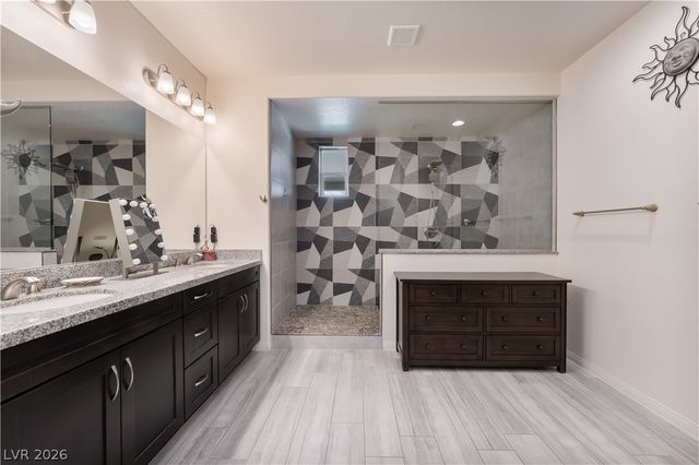 8626 Home Gate Court, Las Vegas, NV 89113