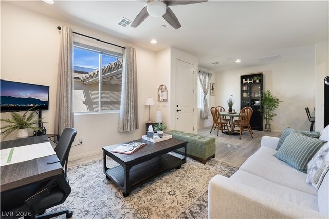 8626 Home Gate Court, Las Vegas, NV 89113