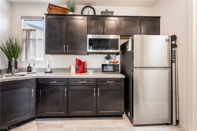 8626 Home Gate Court, Las Vegas, NV 89113
