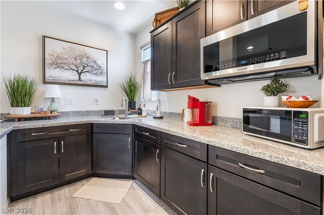 8626 Home Gate Court, Las Vegas, NV 89113