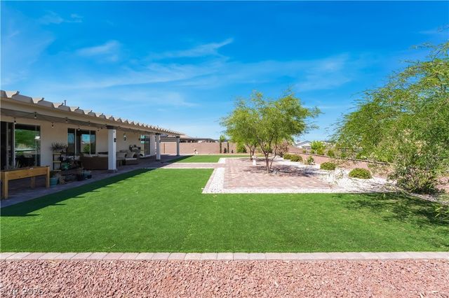 8626 Home Gate Court, Las Vegas, NV 89113