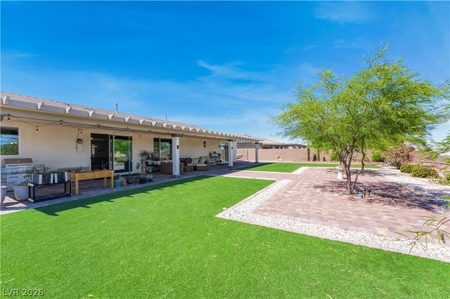 8626 Home Gate Court, Las Vegas, NV 89113