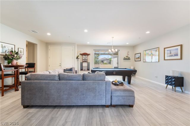 8626 Home Gate Court, Las Vegas, NV 89113