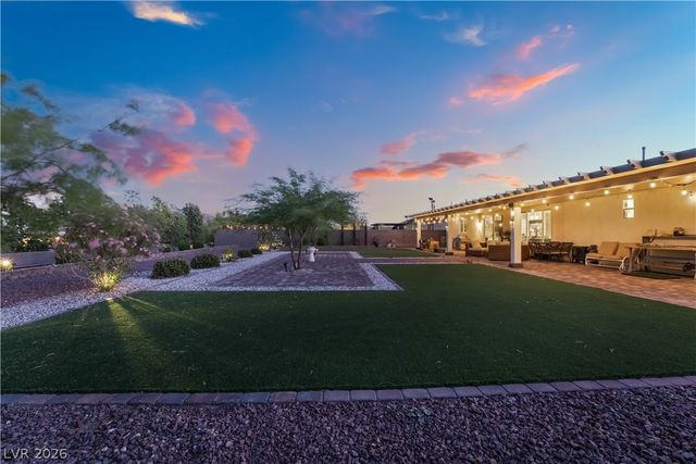 8626 Home Gate Court, Las Vegas, NV 89113