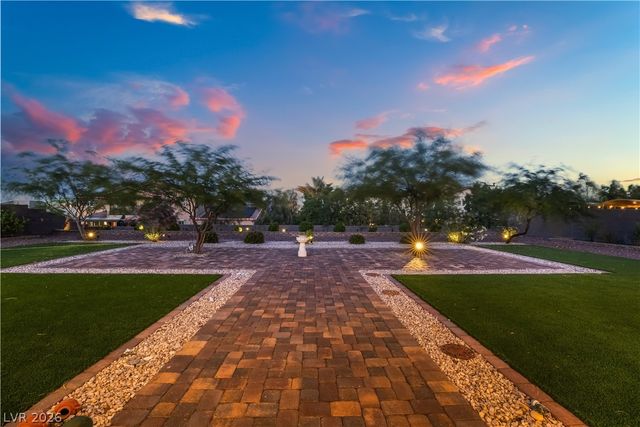 8626 Home Gate Court, Las Vegas, NV 89113