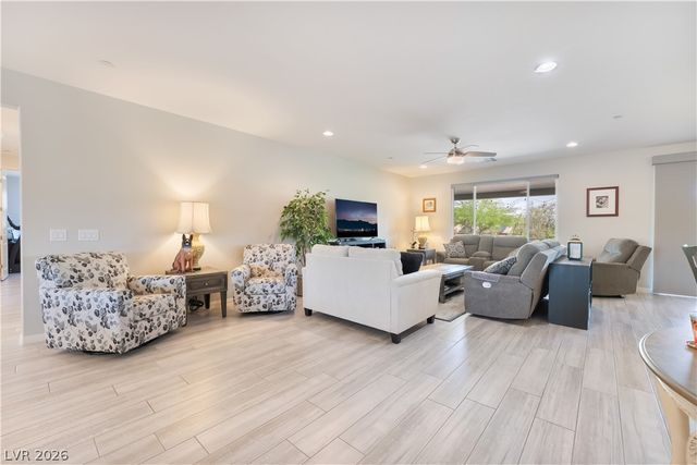8626 Home Gate Court, Las Vegas, NV 89113