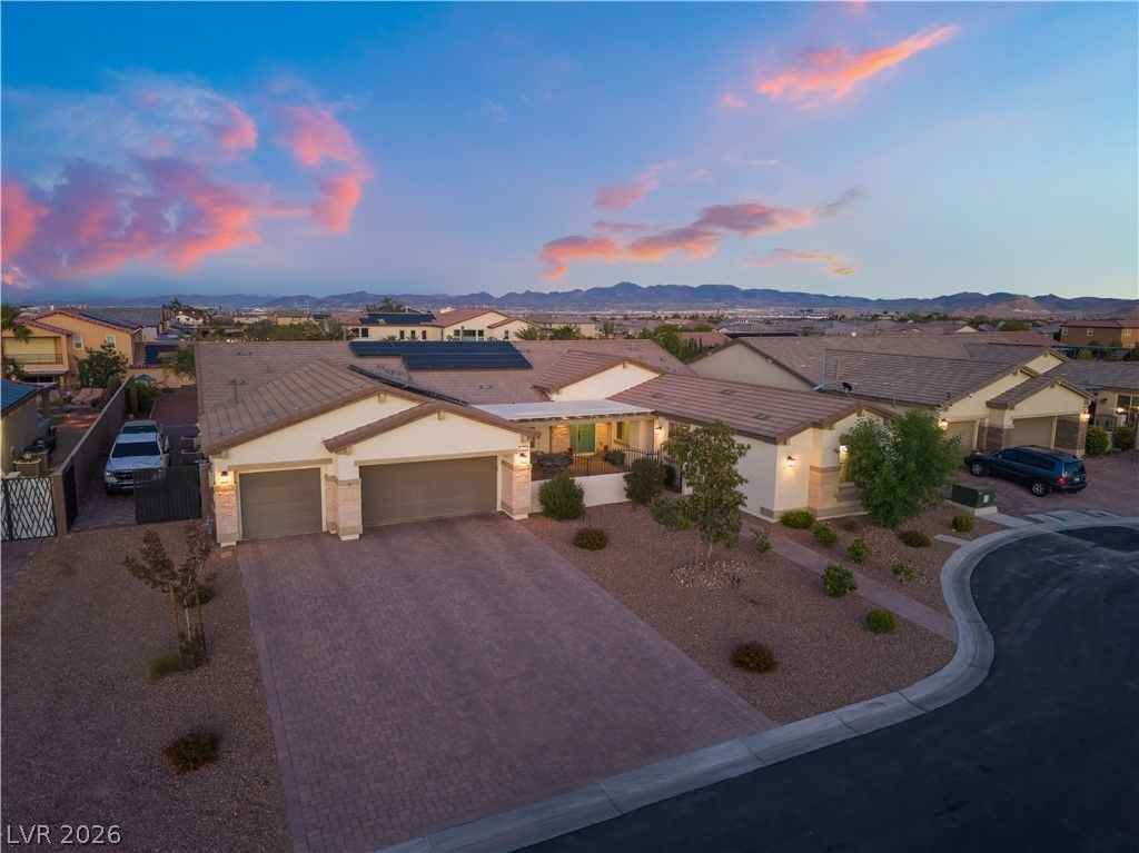 8626 Home Gate Court, Las Vegas, NV 89113