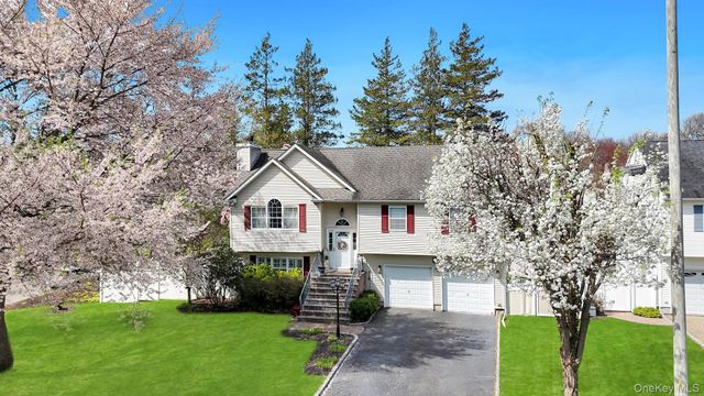 4 Jerome Street, Smithtown, NY 11787