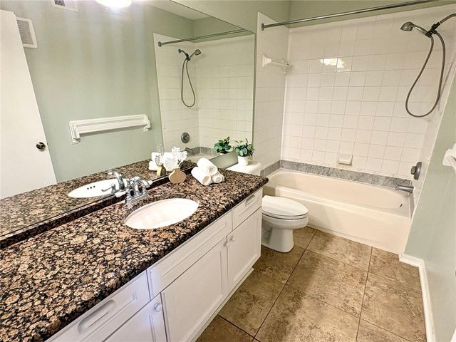 18107 PEREGRINES PERCH PLACE 6111, Lutz, FL 33558