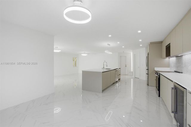 13911 SW 100th Ln, Miami, FL 33186