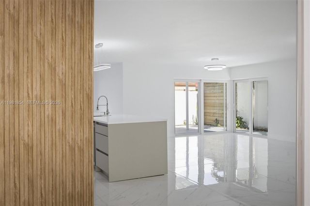 13911 SW 100th Ln, Miami, FL 33186