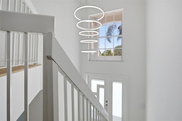 13911 SW 100th Ln, Miami, FL 33186