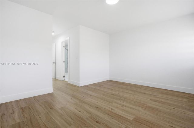 13911 SW 100th Ln, Miami, FL 33186