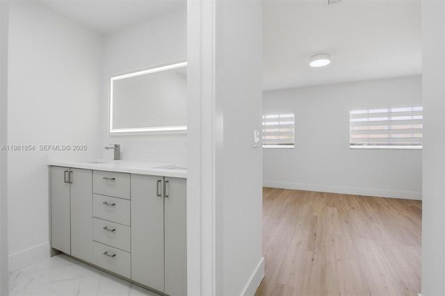 13911 SW 100th Ln, Miami, FL 33186