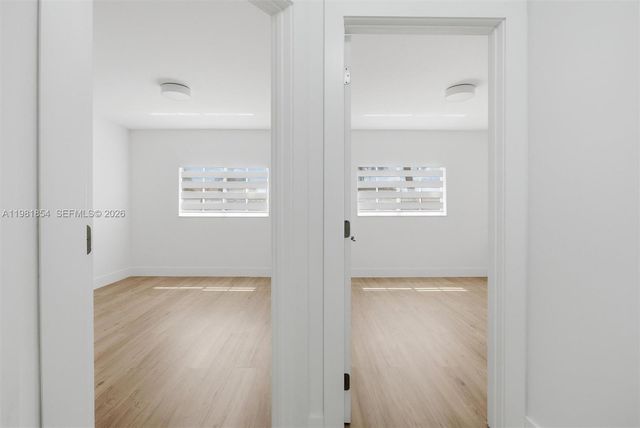 13911 SW 100th Ln, Miami, FL 33186