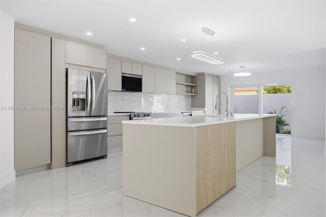 13911 SW 100th Ln, Miami, FL 33186