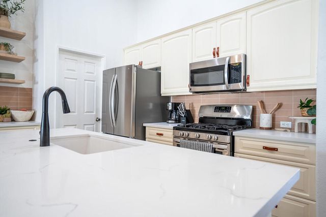 45150 Birchcrest Circle, La Quinta, CA 92253